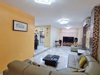Foto 3 de Venta de Casa de 7 dormitorios en el sector La Garzota, Norte de Guayaquil cerca a la Cooperativa JEP