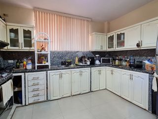 Foto 9 de Venta de Casa de 7 dormitorios en el sector La Garzota, Norte de Guayaquil cerca a la Cooperativa JEP