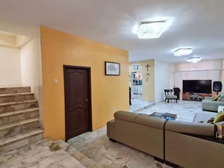 Foto 31 de Venta de Casa de 7 dormitorios en el sector La Garzota, Norte de Guayaquil cerca a la Cooperativa JEP