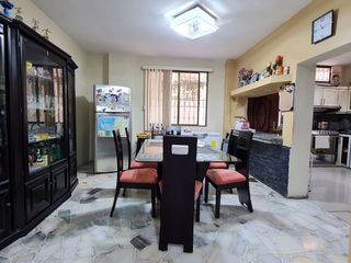 Foto 6 de Venta de Casa de 7 dormitorios en el sector La Garzota, Norte de Guayaquil cerca a la Cooperativa JEP