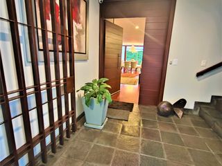 Foto 8 de Bella Casa - Remodelada - Urb. El Rosedal - Miraflores - con Jardin/ ASCENSOR /  Dpto Independiente