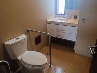 Foto 52 de Bella Casa - Remodelada - Urb. El Rosedal - Miraflores - con Jardin/ ASCENSOR /  Dpto Independiente
