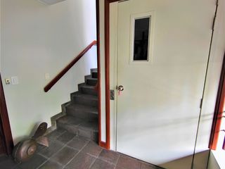 Foto 6 de Bella Casa - Remodelada - Urb. El Rosedal - Miraflores - con Jardin/ ASCENSOR /  Dpto Independiente