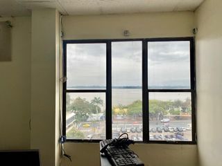 Foto 10 de PANAMÁ Y LUZÁRRAGA -SE VENDE OFICINA