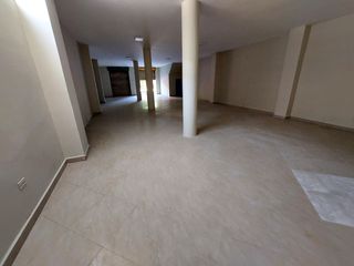 Foto 5 de Venta o Alquiler propiedad comercial en Machala, 250m2 local y 500m2 de construccion total