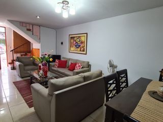 Se Vende Casa Frente A Parque En Urb Las Casuarinas Etapa 6