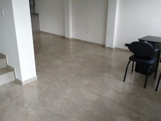 Foto 3 de Casa de VENTA Sector Nueva Ahurora a 2 Cuadras de la Av. Mariscal Sucre, Sur de Quito