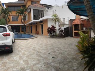 Foto 13 de Se Alquila Casa con Piscina y Amplio Parqueo