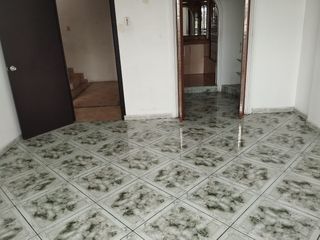 Foto 3 de Se Alquila Casa con Piscina y Amplio Parqueo