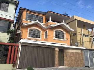 Foto 1 de Se Alquila Casa con Piscina y Amplio Parqueo