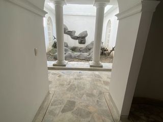Foto 17 de Se vende espectacular casa en Prados del Norte 🤩
