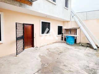 En venta: amplia casa de 2 pisos en El Bosque, Machala