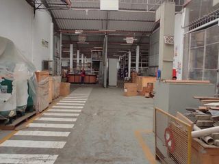 Se vende Local Industrial en la Av. argentina – Cercado de Lima