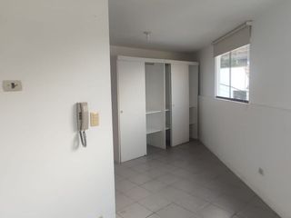 Alquilo triplex La Molina Vieja $ 830 Dólares