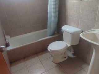 Alquilo triplex La Molina Vieja $ 830 Dólares