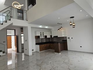 VENTA DE CASA DE DOS PISOS EN ESTRENO  EN BOULEVARD PARK PLAZA - PIURA