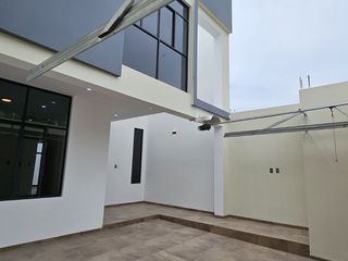 VENTA DE CASA DE DOS PISOS EN ESTRENO  EN BOULEVARD PARK PLAZA - PIURA