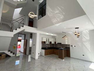 VENTA DE CASA DE DOS PISOS EN ESTRENO  EN BOULEVARD PARK PLAZA - PIURA