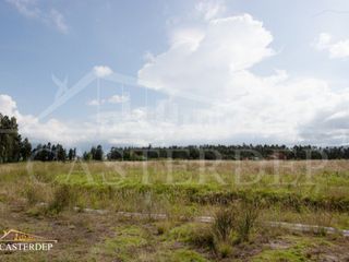 Venta de  lote de terreno plano a 1 minuto del redondel de Tababela, Yaruqui, Panamericana Norte
