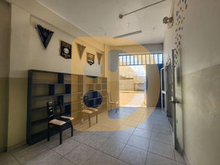 Foto 3 de ¡VENTA LOCAL COMERCIAL DE CUATRO PISOS EN CHUPACA!
