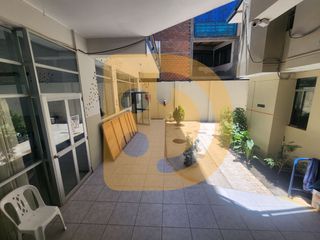 Foto 5 de ¡VENTA LOCAL COMERCIAL DE CUATRO PISOS EN CHUPACA!