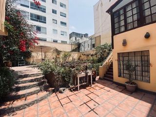Foto 1 de VENTA DE CASA EN MIRAFLORES