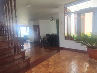 Foto 9 de VENDO LINDA CASA TRADICIONAL A 2cuadras del PENTAGONITO . SAN BORJA. 5 dorm.