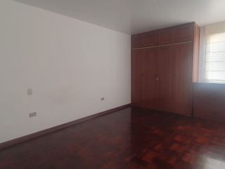 Foto 23 de VENDO LINDA CASA TRADICIONAL A 2cuadras del PENTAGONITO . SAN BORJA. 5 dorm.