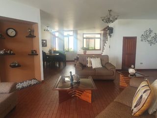 Foto 10 de VENDO LINDA CASA TRADICIONAL A 2cuadras del PENTAGONITO . SAN BORJA. 5 dorm.