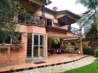 PR16180 Casa Amoblada en arriendo en el sector El Tesoro, Medellin