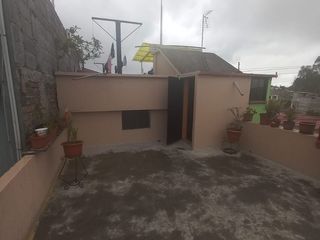 Venta Casa Rentera + 2 Locales, Loma de Puengasi