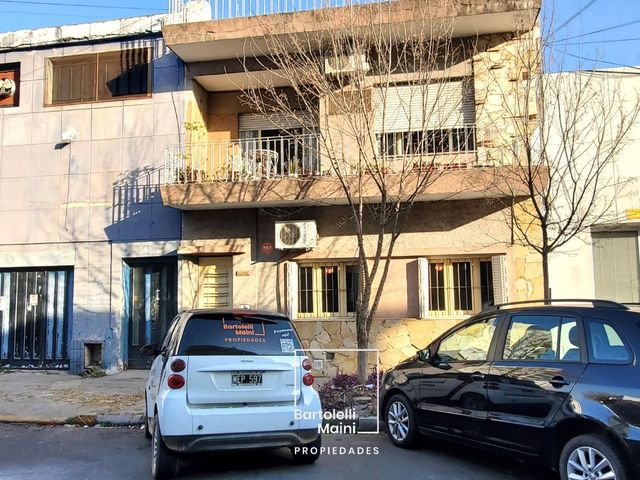 VENTA | RECONQUISTA 1379 | Casa de 4 dormitorios