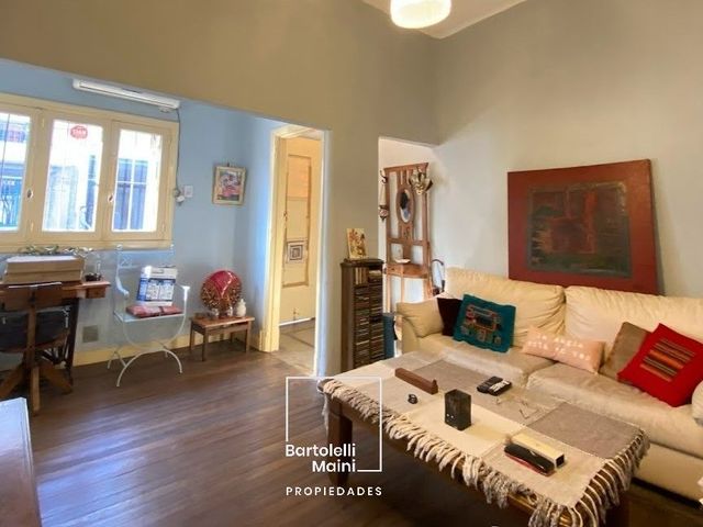 VENTA | RECONQUISTA 1379 | Casa de 4 dormitorios