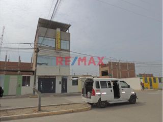 Local Comercial En Venta Tres Pisos Con 2 Departamentos Mas Azotea - Urb Sol De Pomalca.(C.MELENDRES)