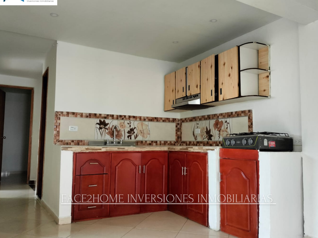 CASA ESQUINERA CON GARAJE CUBIERTO DOS APARTAMENTOS INDEPENDIENTES EN VENTA