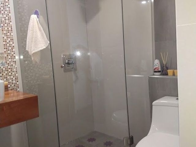 SE VENDE BONITO DEPARTAMENTO EN  1ER PISO, FRENTE A PARQUE LAS ARDILLAS URB LAS GARDENIAS SURCO