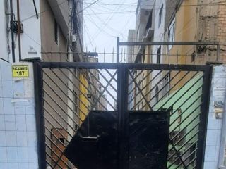 Foto 1 de VENTA DE CASA CERCADO DE LIMA- MUY CERCA A LAS MALVINAS