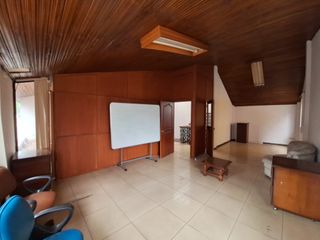 2 Casas 913 m2. para Oficinas + Vivienda (Sector La Paz)