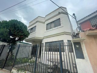 Foto 3 de CIUDADELA URDENOR 1, VENDO PRECIOSA, LUJOSA  Y AMPLIA CASA, FULL ACABADOS, DOS PLANTAS