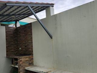 Casa en Venta en el centro de Sangolquí valle de los chillos.