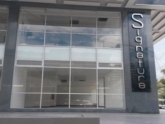 Oficina de Venta en  Edificio Signature ubicado en la República y Rumipamba, Norte de Quito.