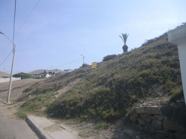Ocasión - Venta de Terreno en Malecón en Urbanización Playa Hermosa frente al mar