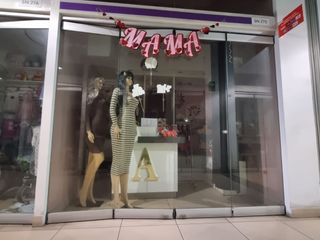 Foto 2 de VENTA LOCAL COMERCIAL EN CENTRO COMERCIAL GAMMA -LA VICTORIA , GAMARRA