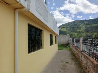 Foto 22 de En venta casa en Lloa Ecologico está ubicada al ingreso de Lloa