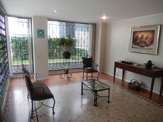 Vendo departamento de 4 dormitorios en la Avenida La Coruña, a 1 cuadra de la González Suárez