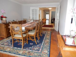 Vendo departamento de 4 dormitorios en la Avenida La Coruña, a 1 cuadra de la González Suárez