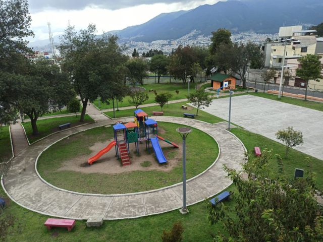 Rento Departamento Sector Norte de Quito Cerca Hospital de Solca