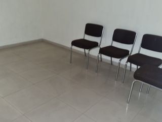 Oficina Amoblada en Alquiler en El Centro de Guayaquil, 2 Ambientes.
