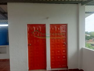 Foto 18 de Vendemos casa de tres pisos.