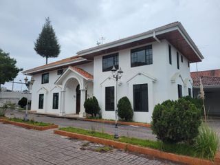 Locales comerciales en renta sector vía a Racar, Cuenca, Ecuador